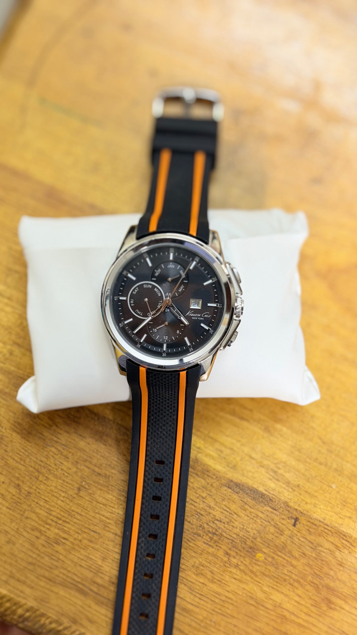 Pre Owned Kenneth Cole Watch