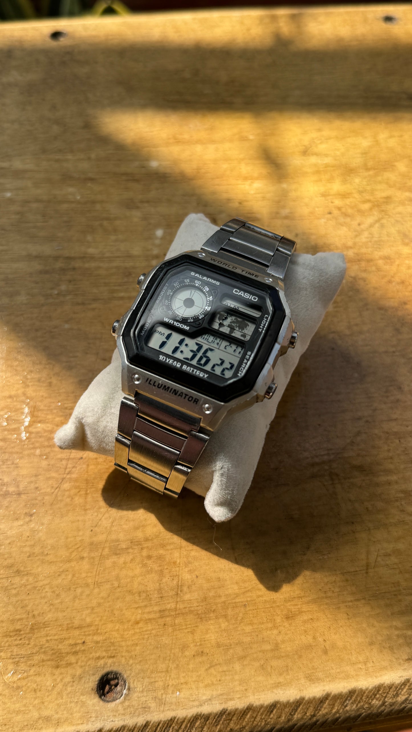Pre Owned Vintage Case AE1200 Watxh