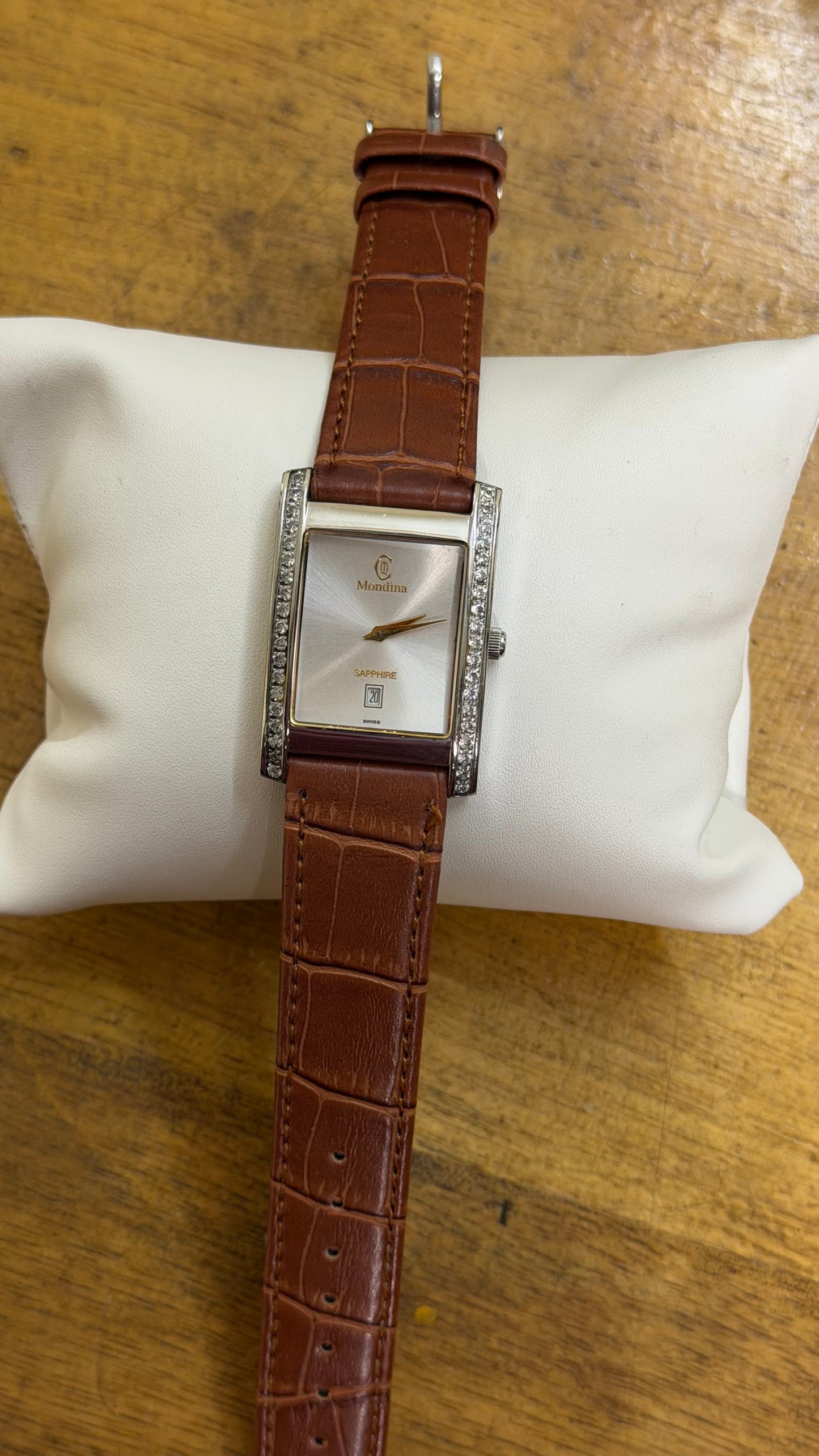 Pre Owned Mondina Quartz Unisex Watch