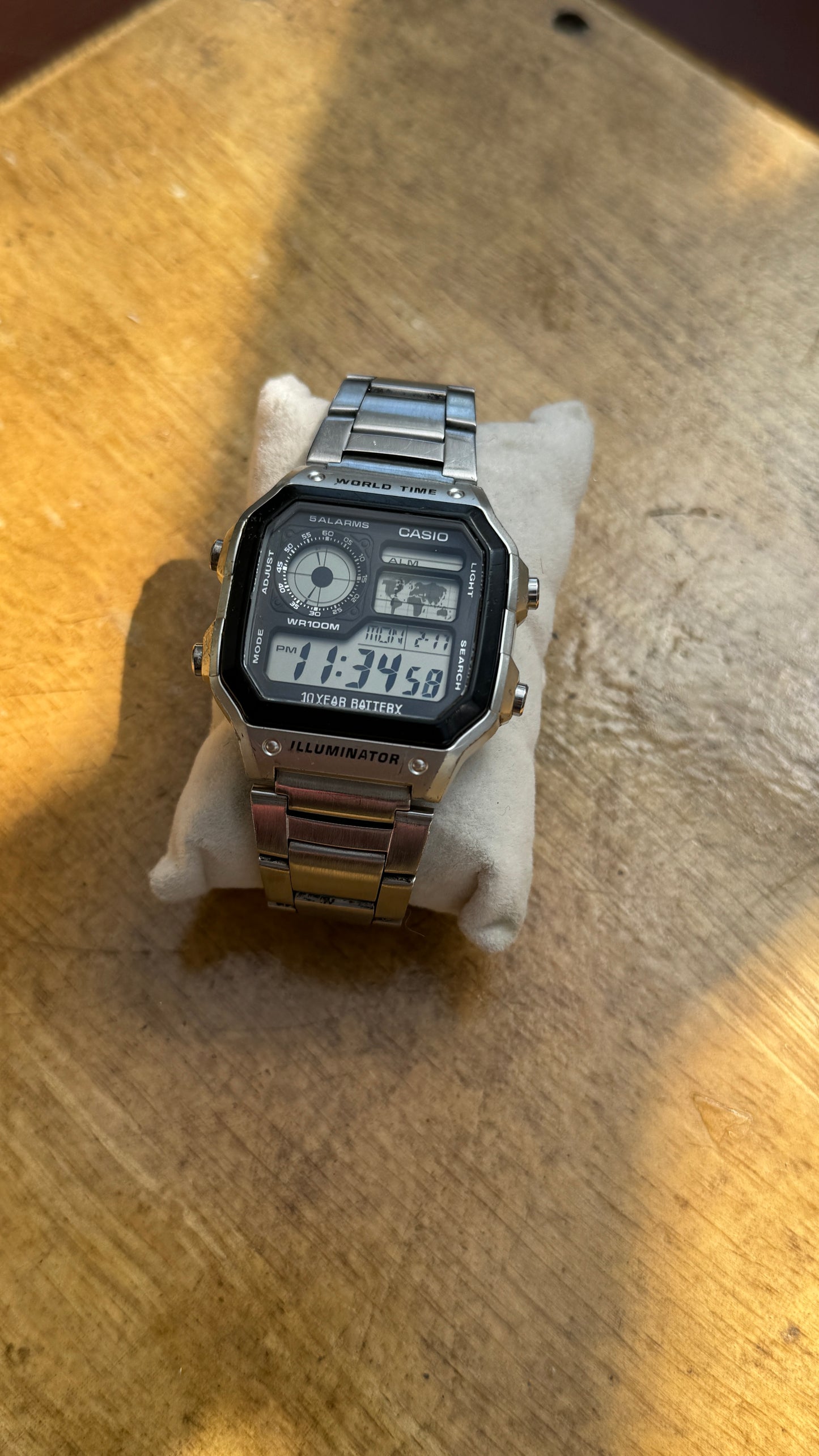 Pre Owned Vintage Case AE1200 Watxh