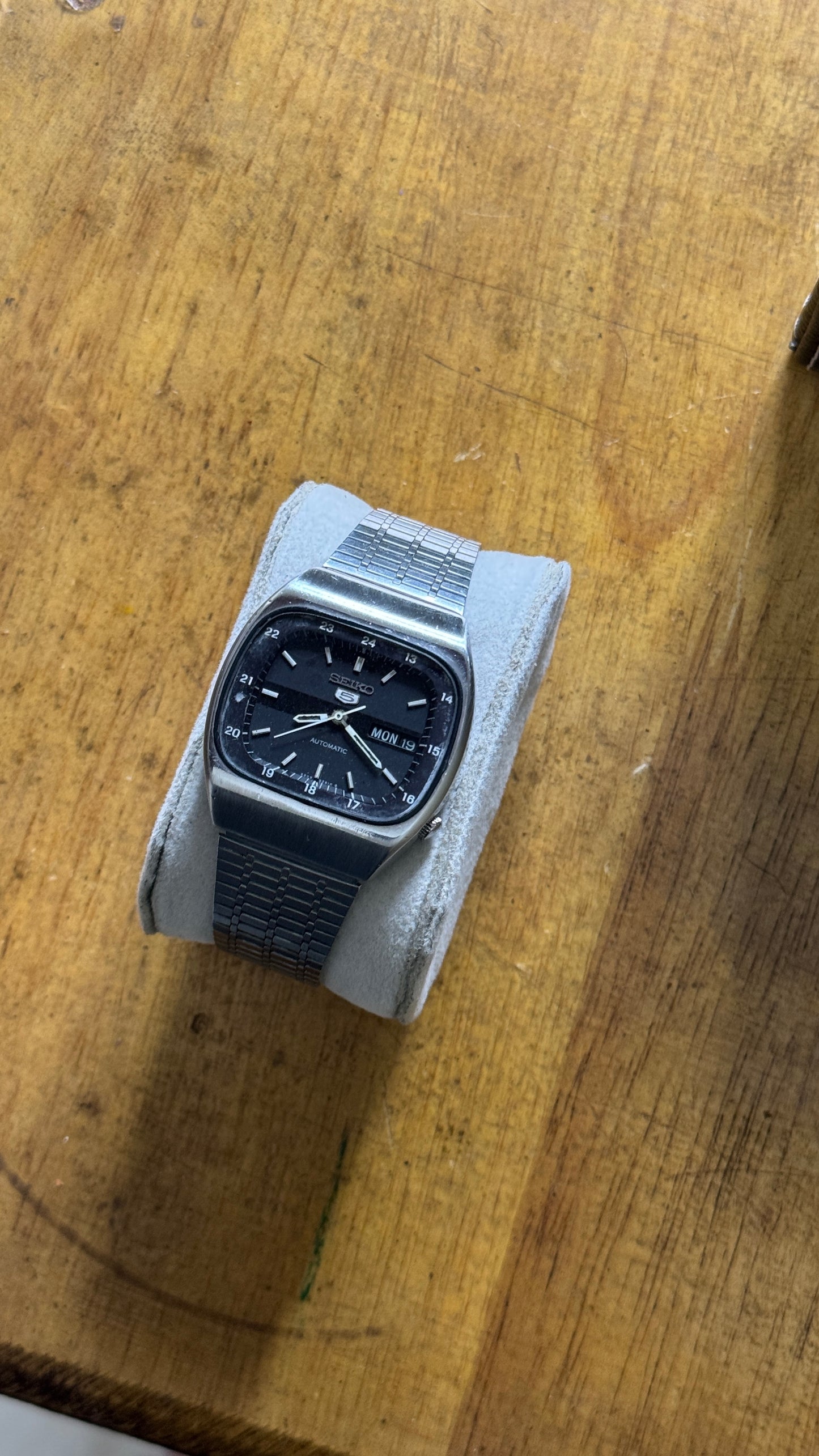 Pre owned vintage seiko 5 automatic