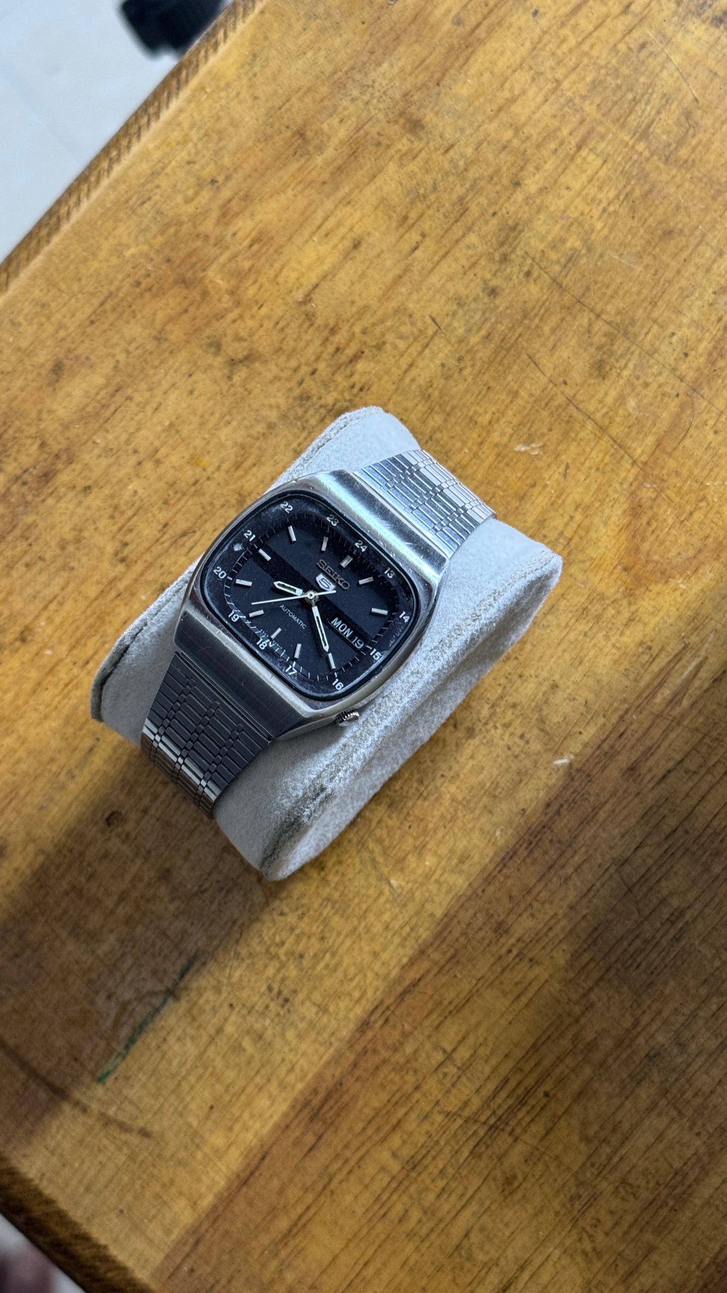 Pre owned vintage seiko 5 automatic
