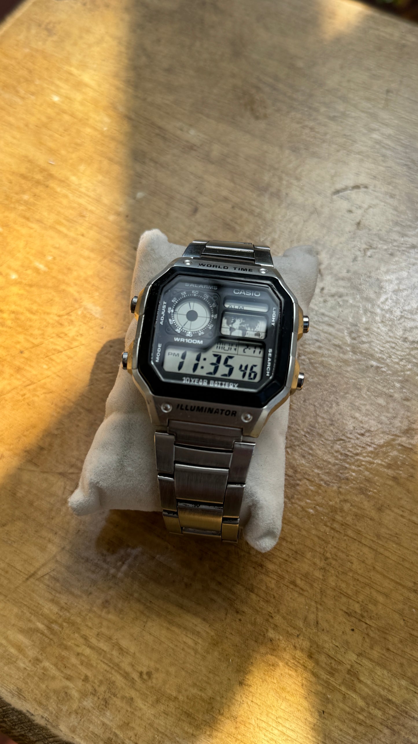Pre Owned Vintage Case AE1200 Watxh