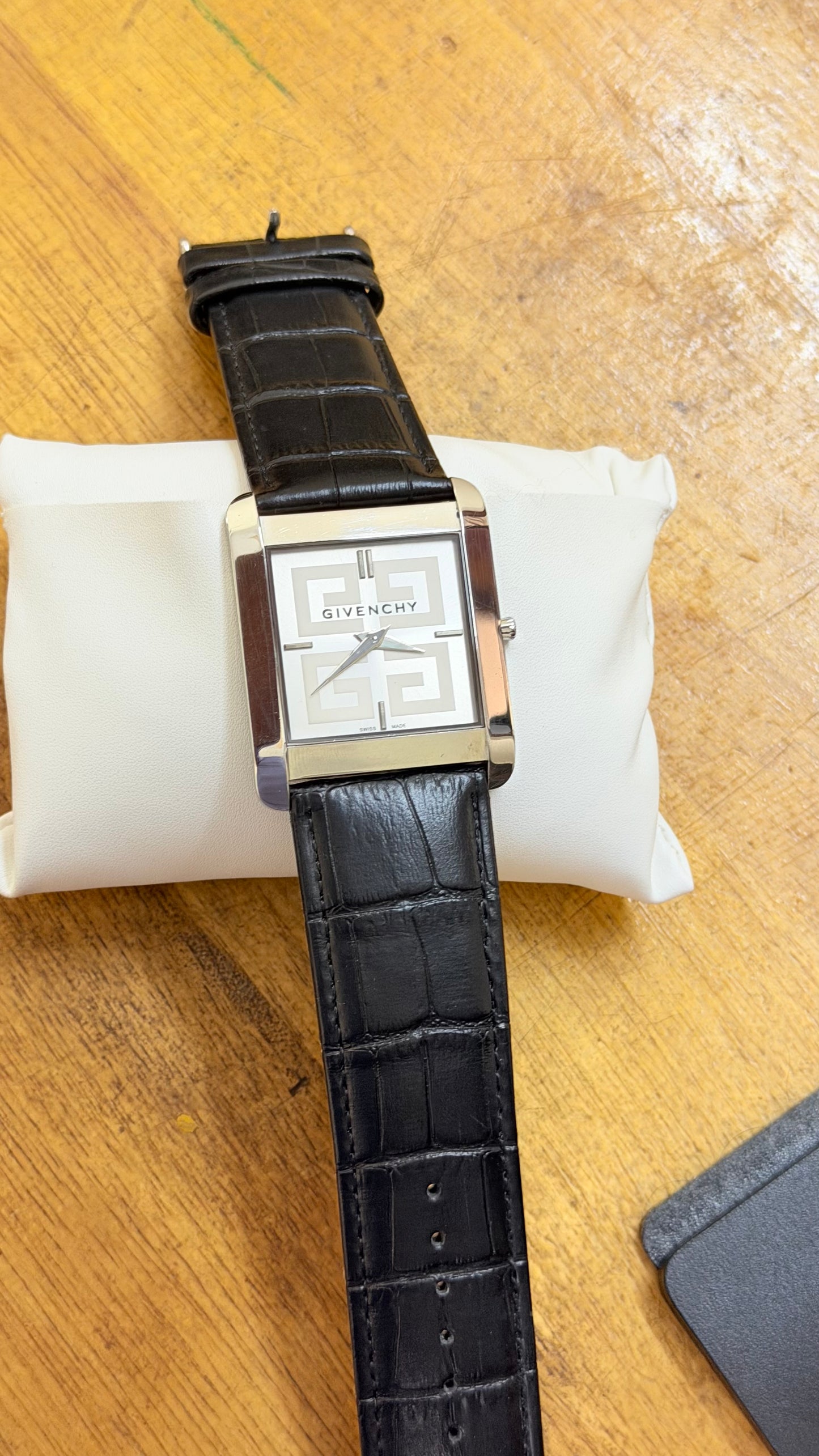 Pre Owned Givenchy Swiss Watch