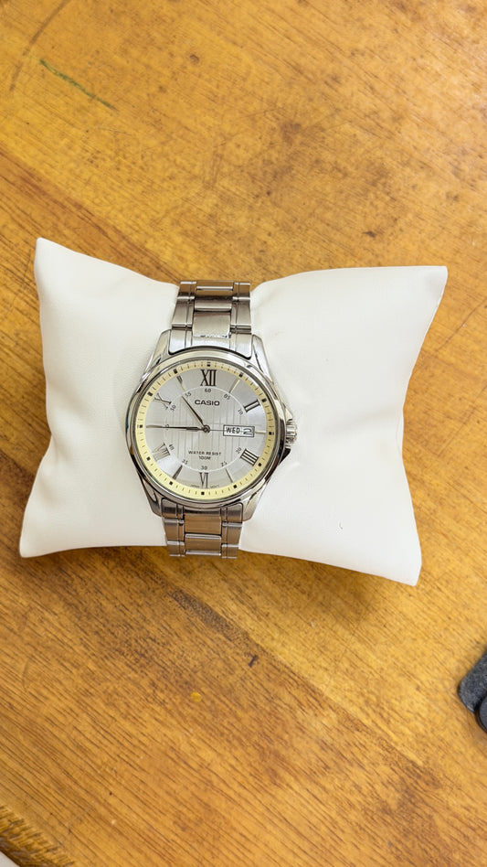 Pre Owned Casio Quartz Watch