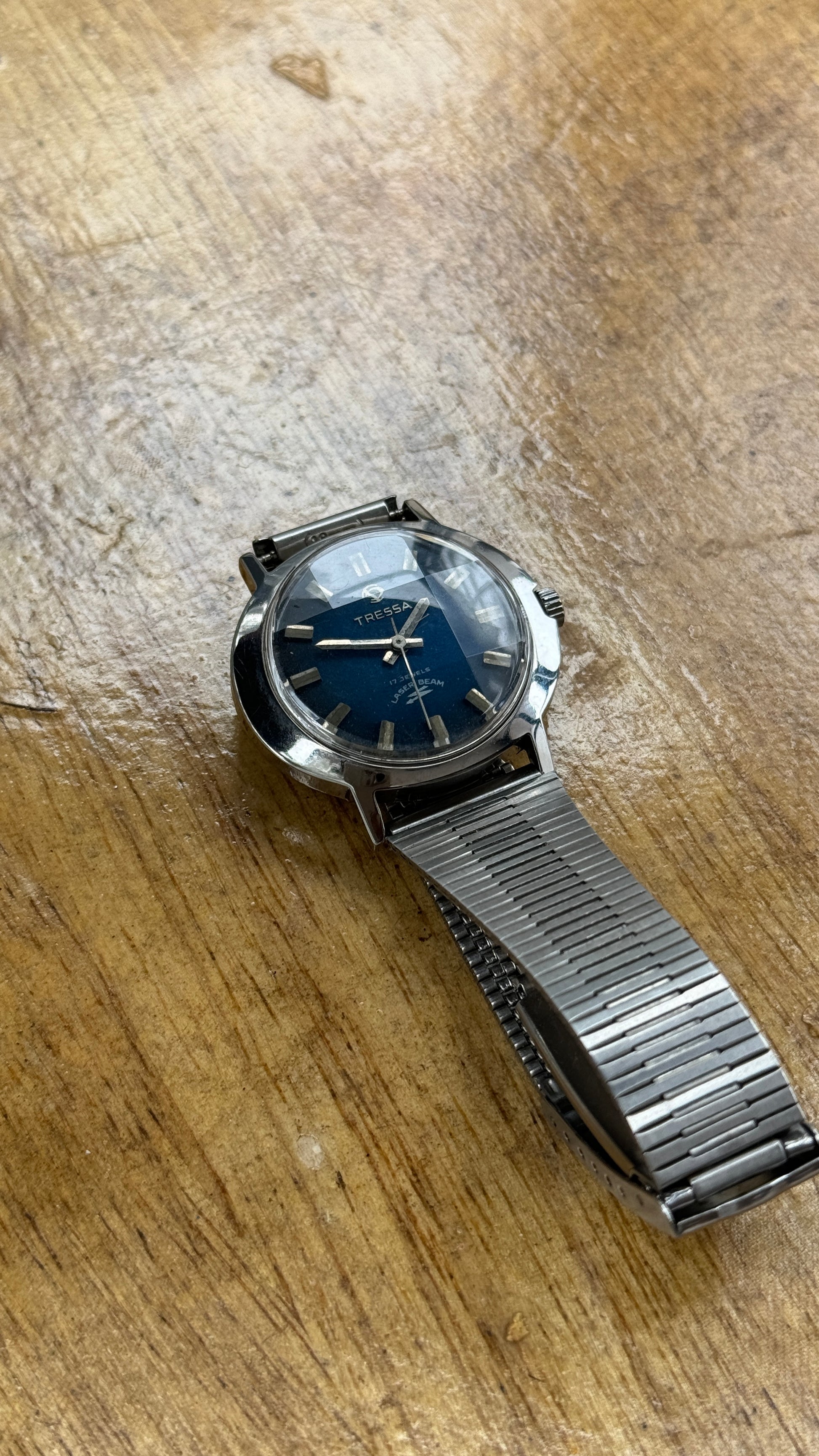 Pre Owned Vintage Tressa Laser Beam 1970s – THEWATCHPROJECTS