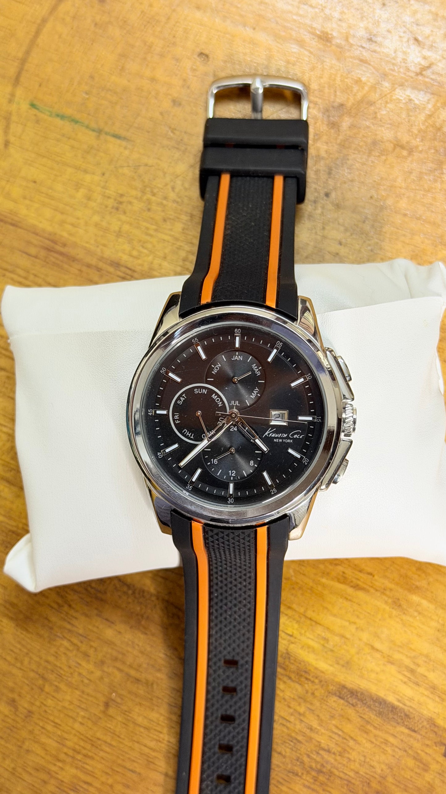 Pre Owned Kenneth Cole Watch