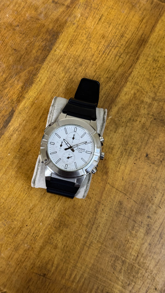 Pre Owned casio chronograph watch