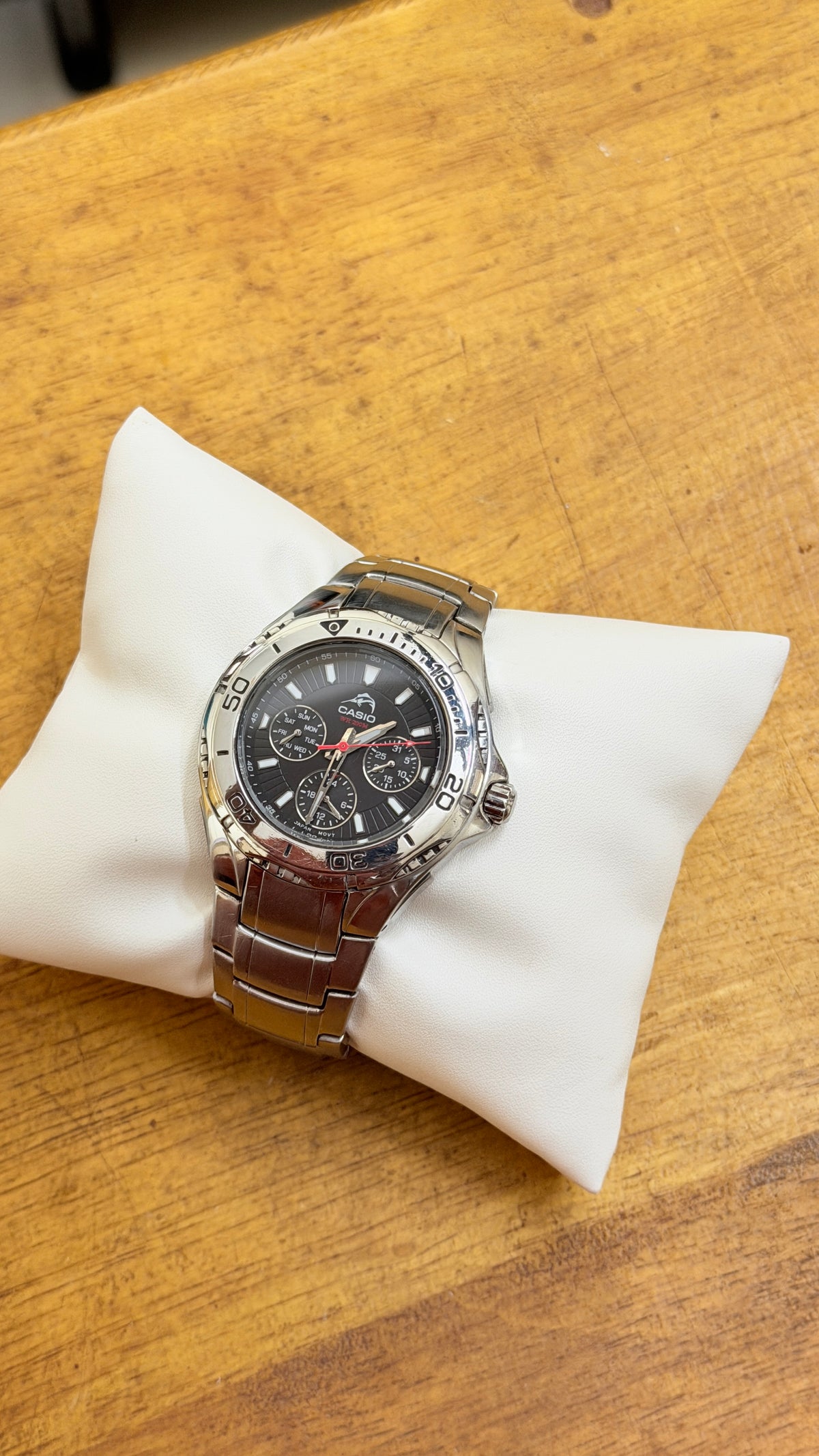 Pre Owned Casio MDV 301D