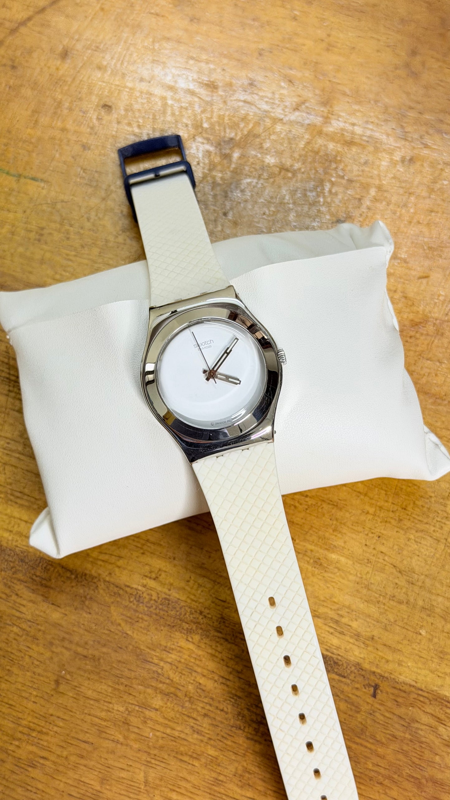 Pre Owned Swatch unisex Quartz Watch