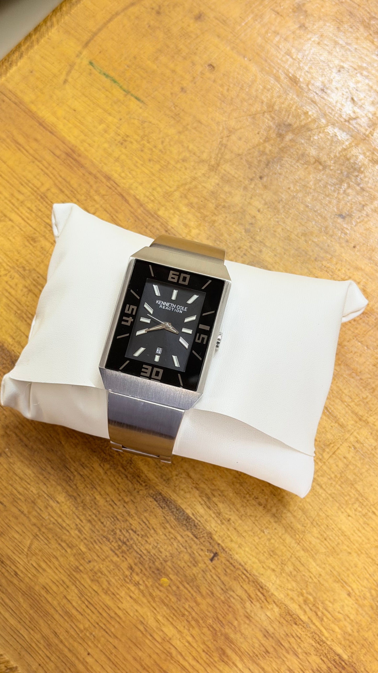 Pre Owned Kenneth Cole Watch