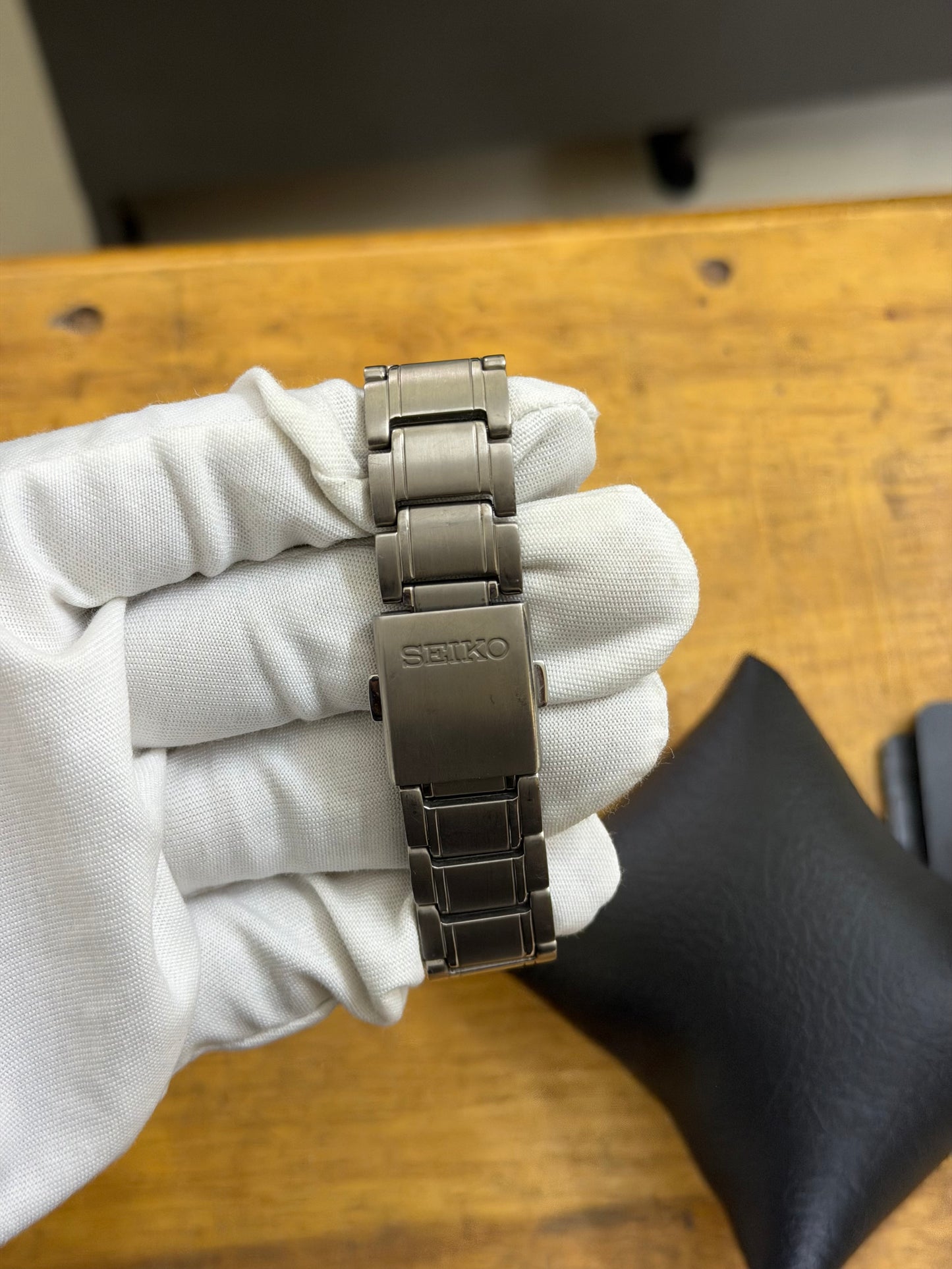 Pre Owned Seiko Chronograph Titanium