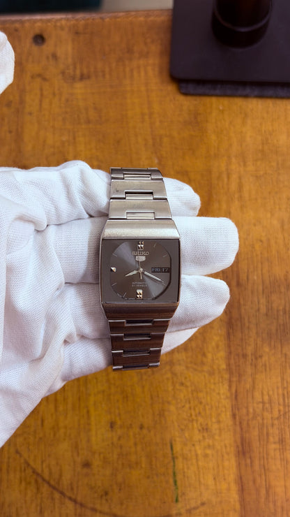 Preowned Vintage Seiko 5 Automatic
