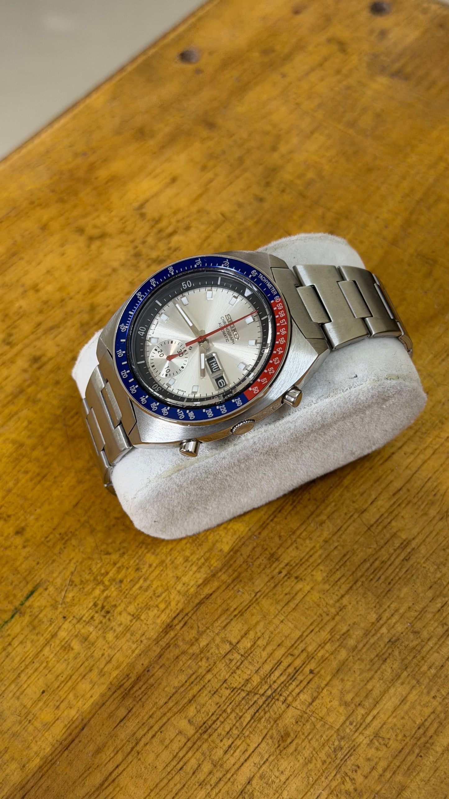 Pre Owned Vintage Seiko Automatic Chronograph Silver Pogue  (Super Rare & Well Preserved)