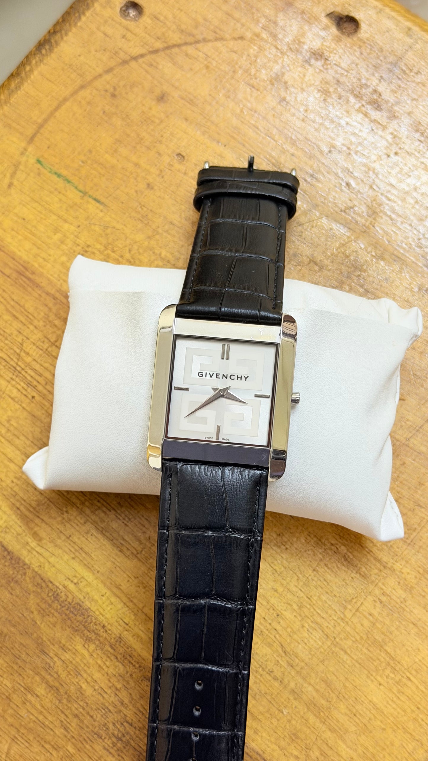 Pre Owned Givenchy Swiss Watch