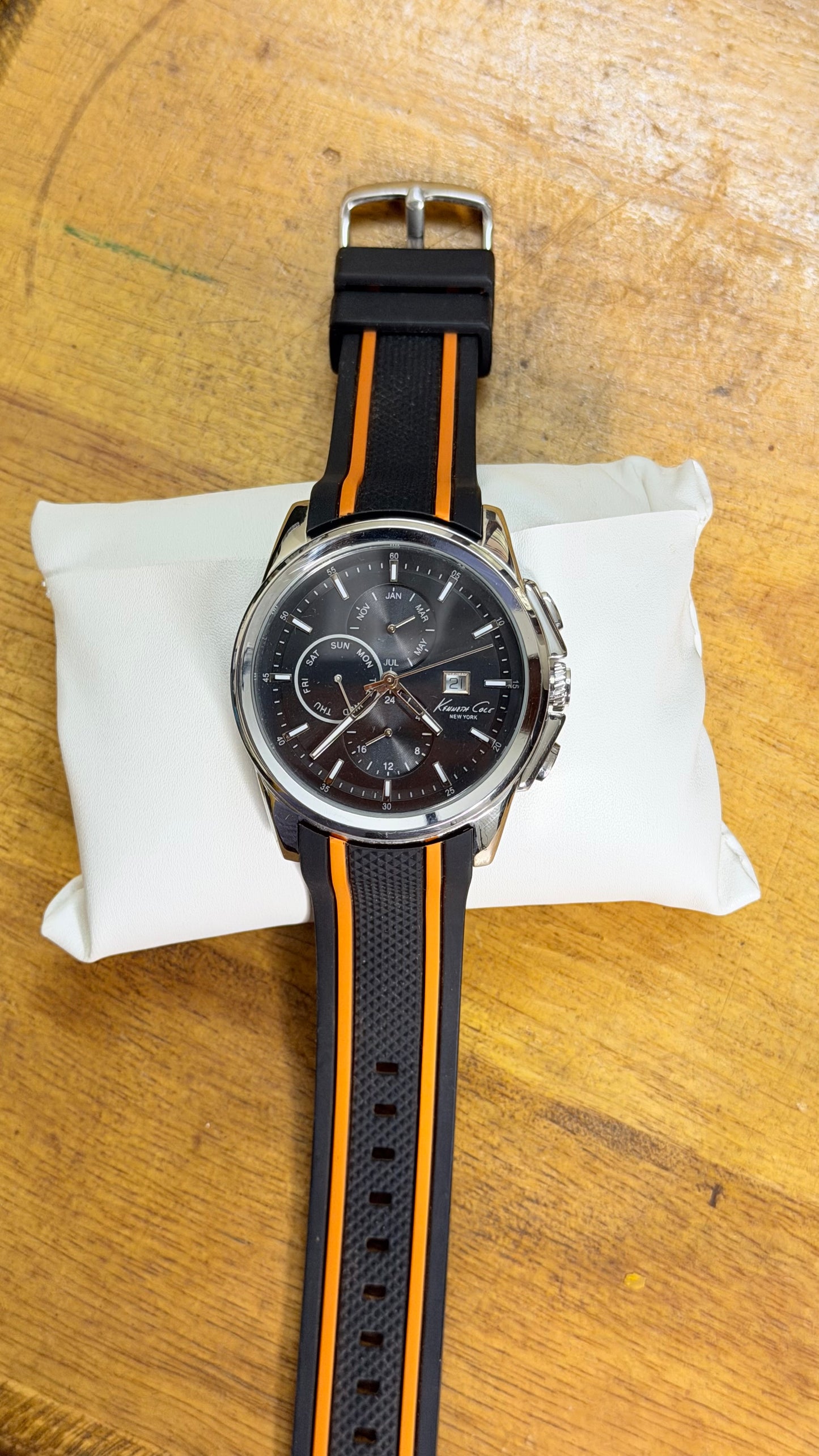 Pre Owned Kenneth Cole Watch