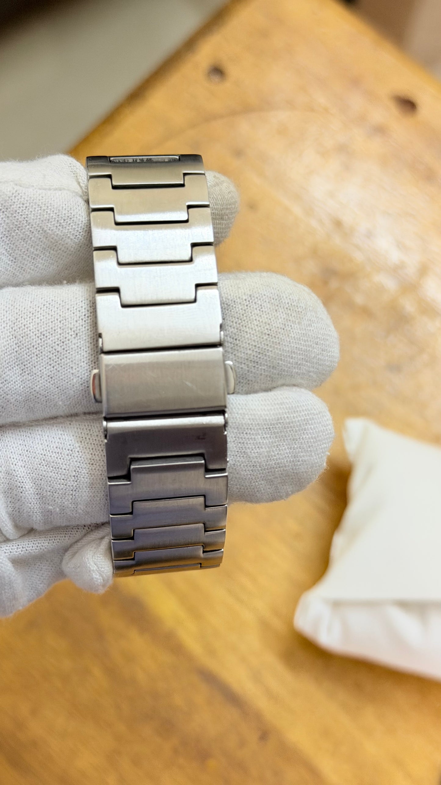 Pre Owned Kenneth Cole Watch