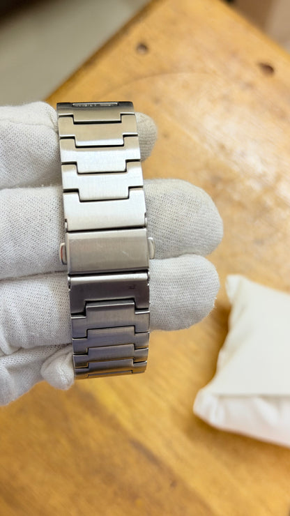 Pre Owned Kenneth Cole Watch
