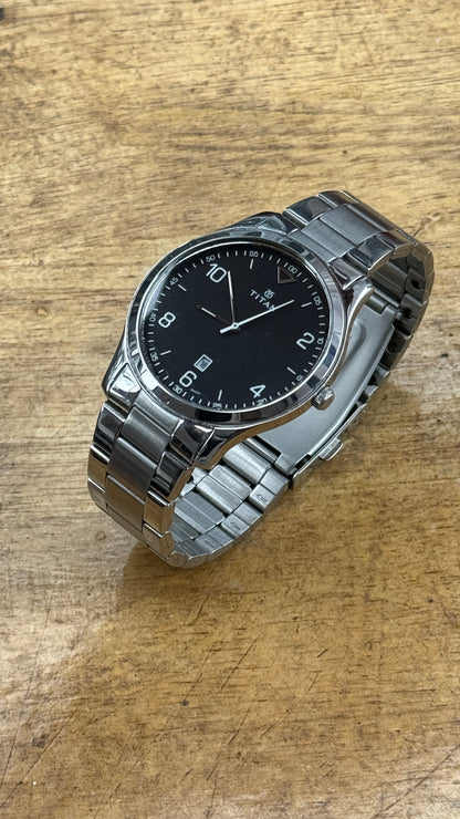 Pre Owned Titan Black Analog Watch