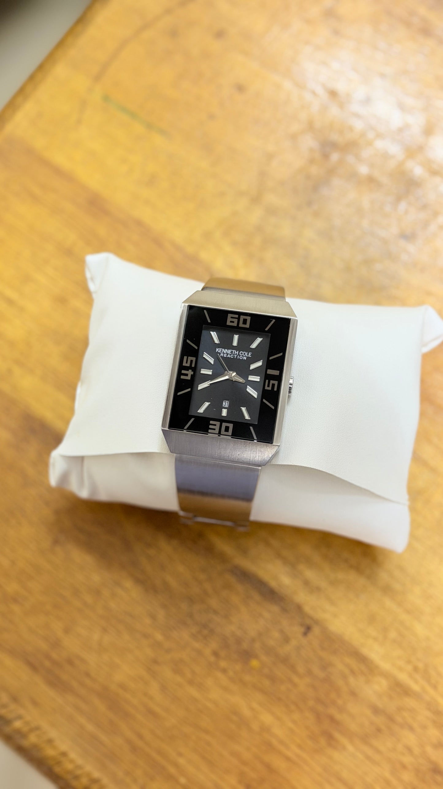 Pre Owned Kenneth Cole Watch