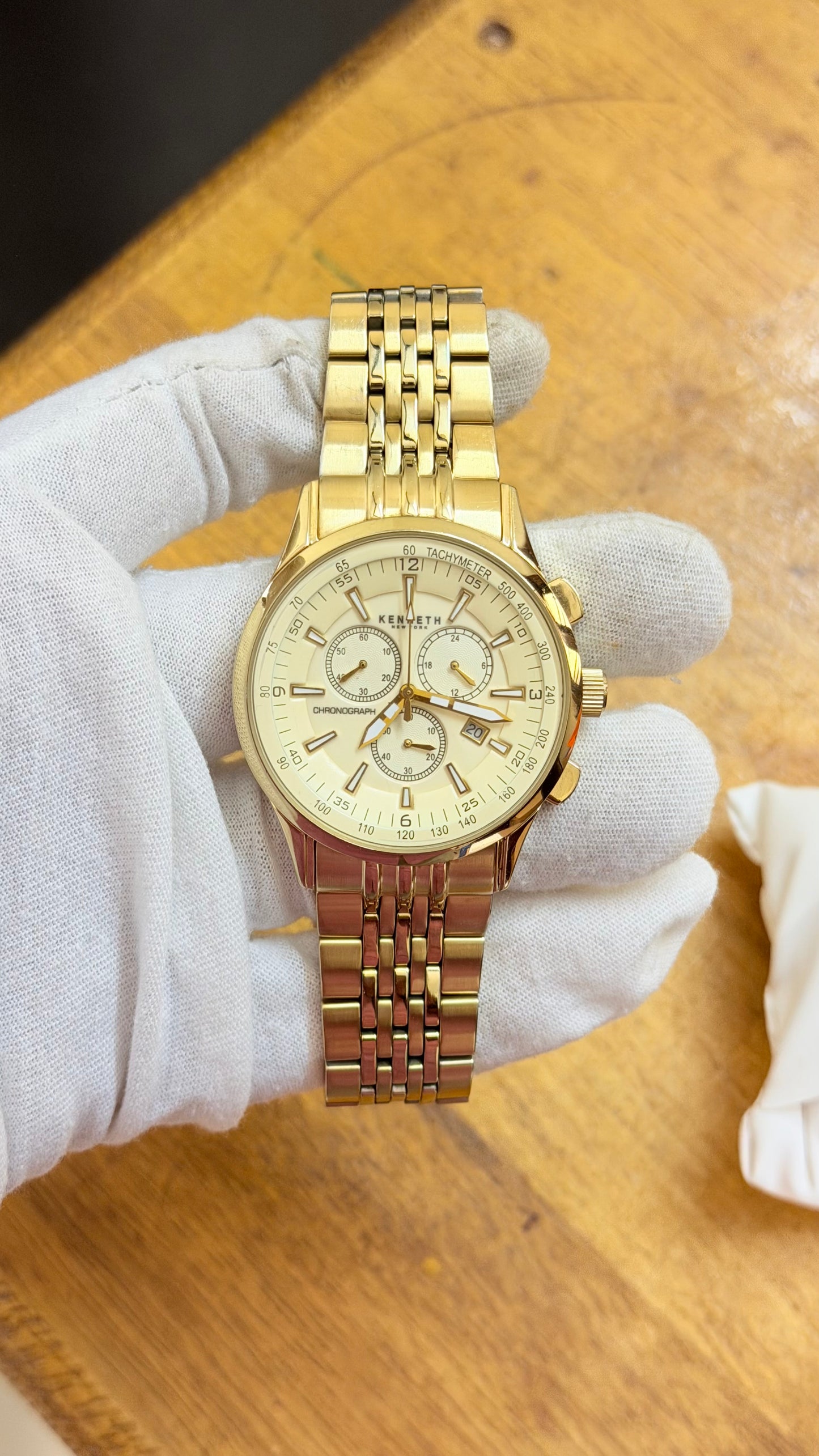 Pre Owned Kenneth Cole Watch