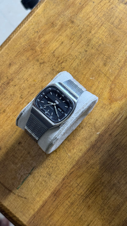 Pre owned vintage seiko 5 automatic