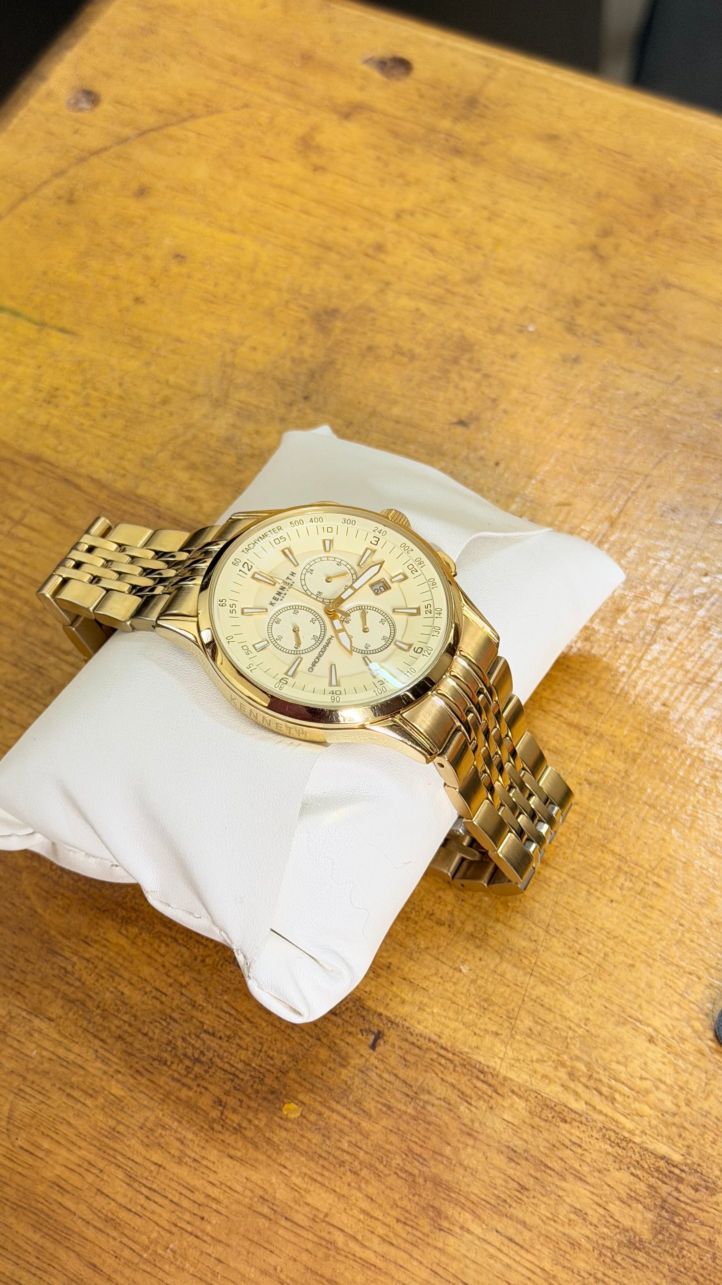 Pre Owned Kenneth Cole Watch
