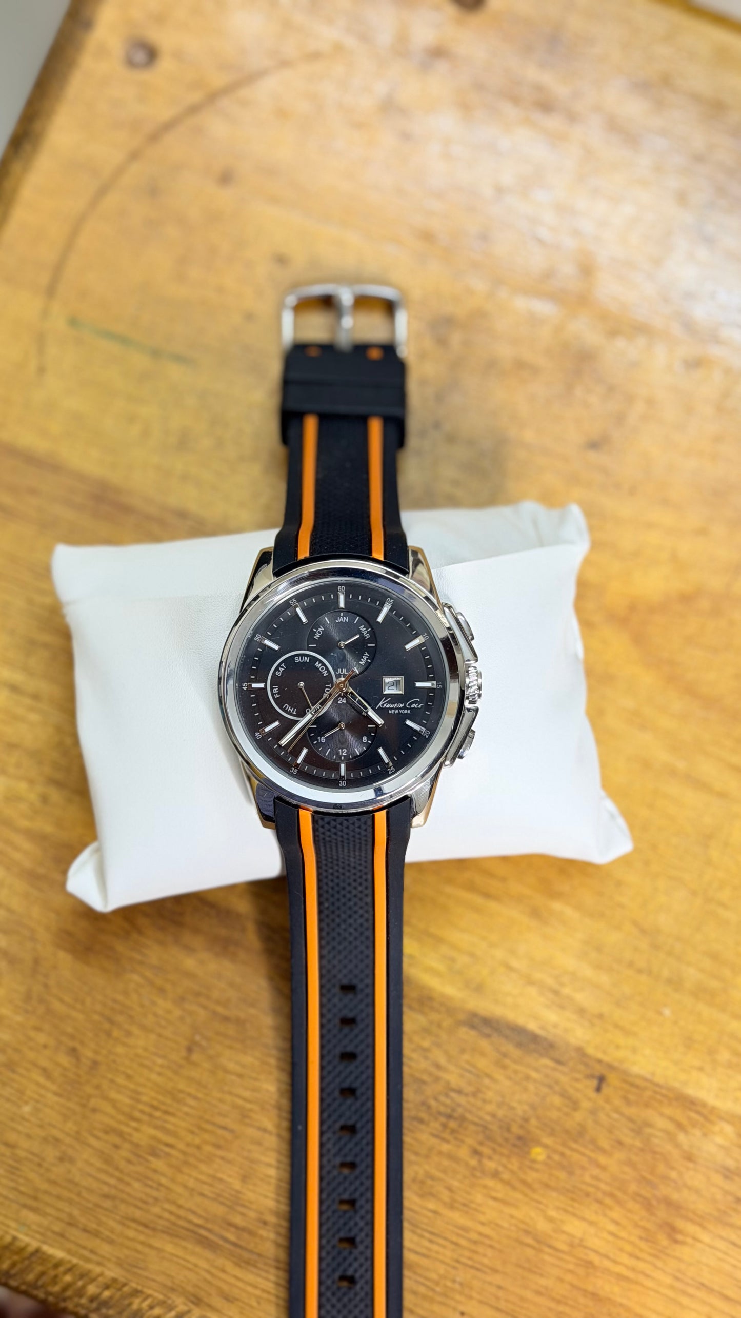 Pre Owned Kenneth Cole Watch