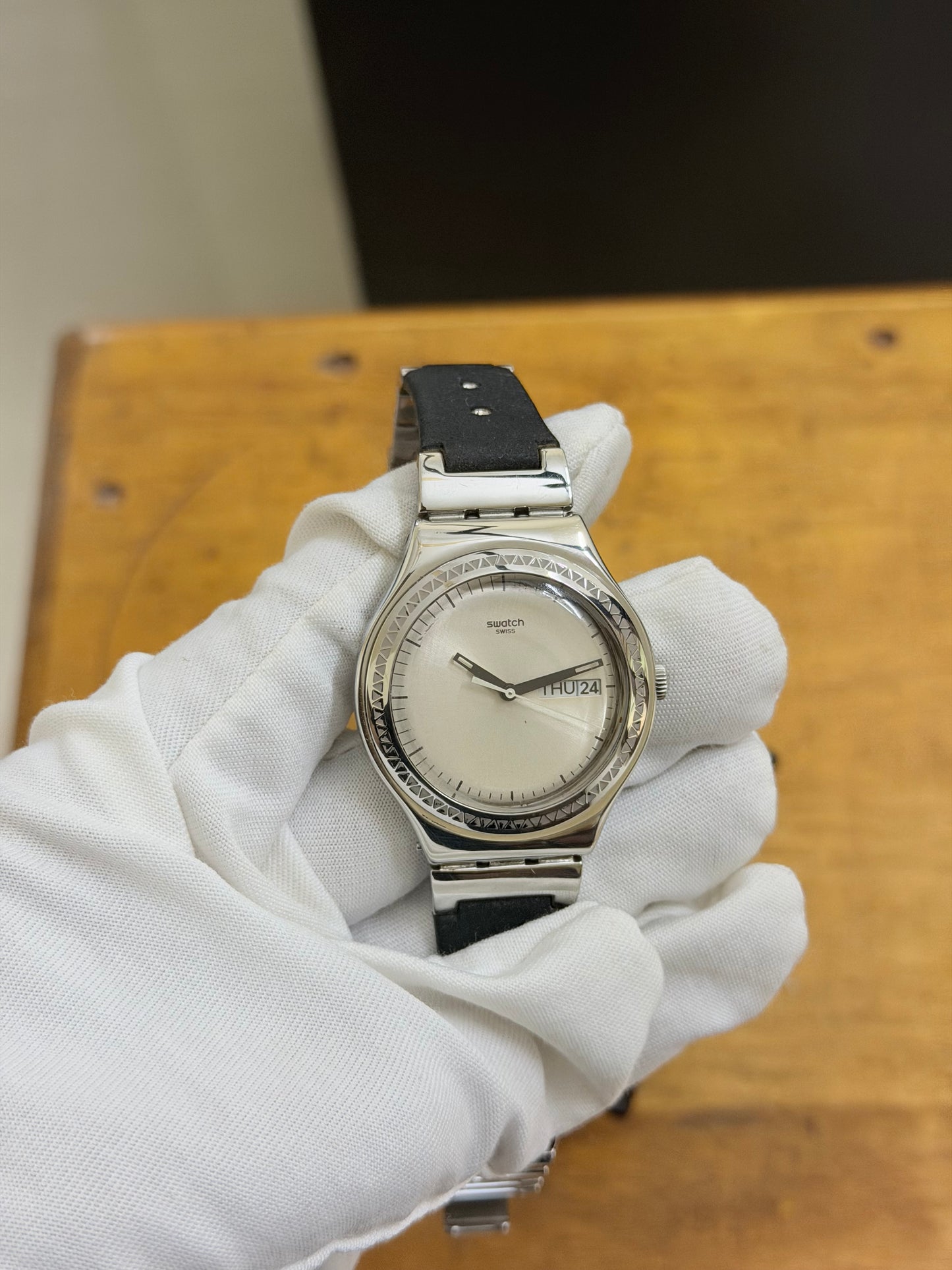 Pre Owned Swatch Unisex Watch