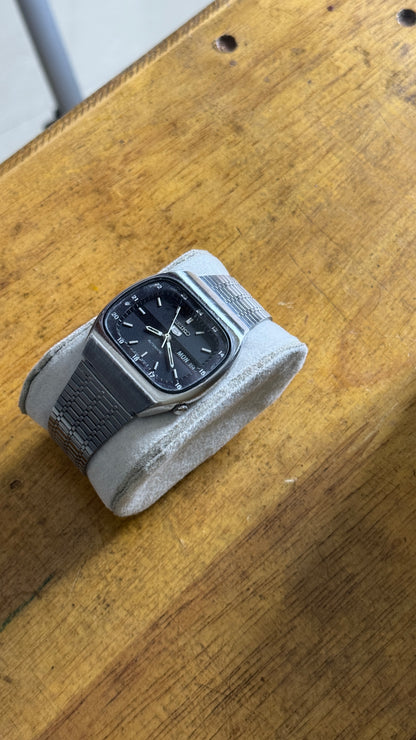 Pre owned vintage seiko 5 automatic