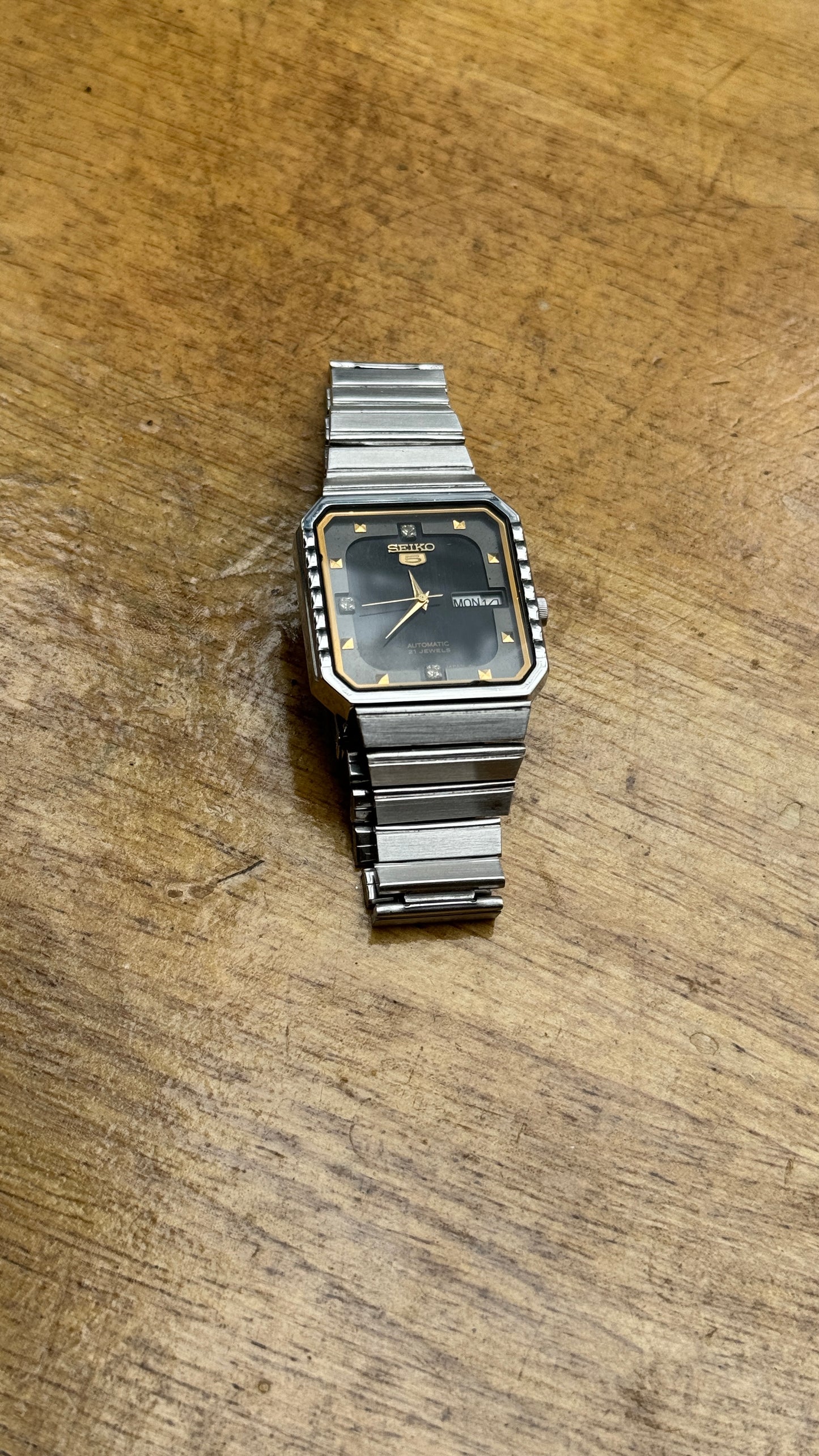 Pre Owned Vintage Seiko 5 Automatic - 1980s