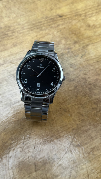 Pre Owned Titan Black Analog Watch