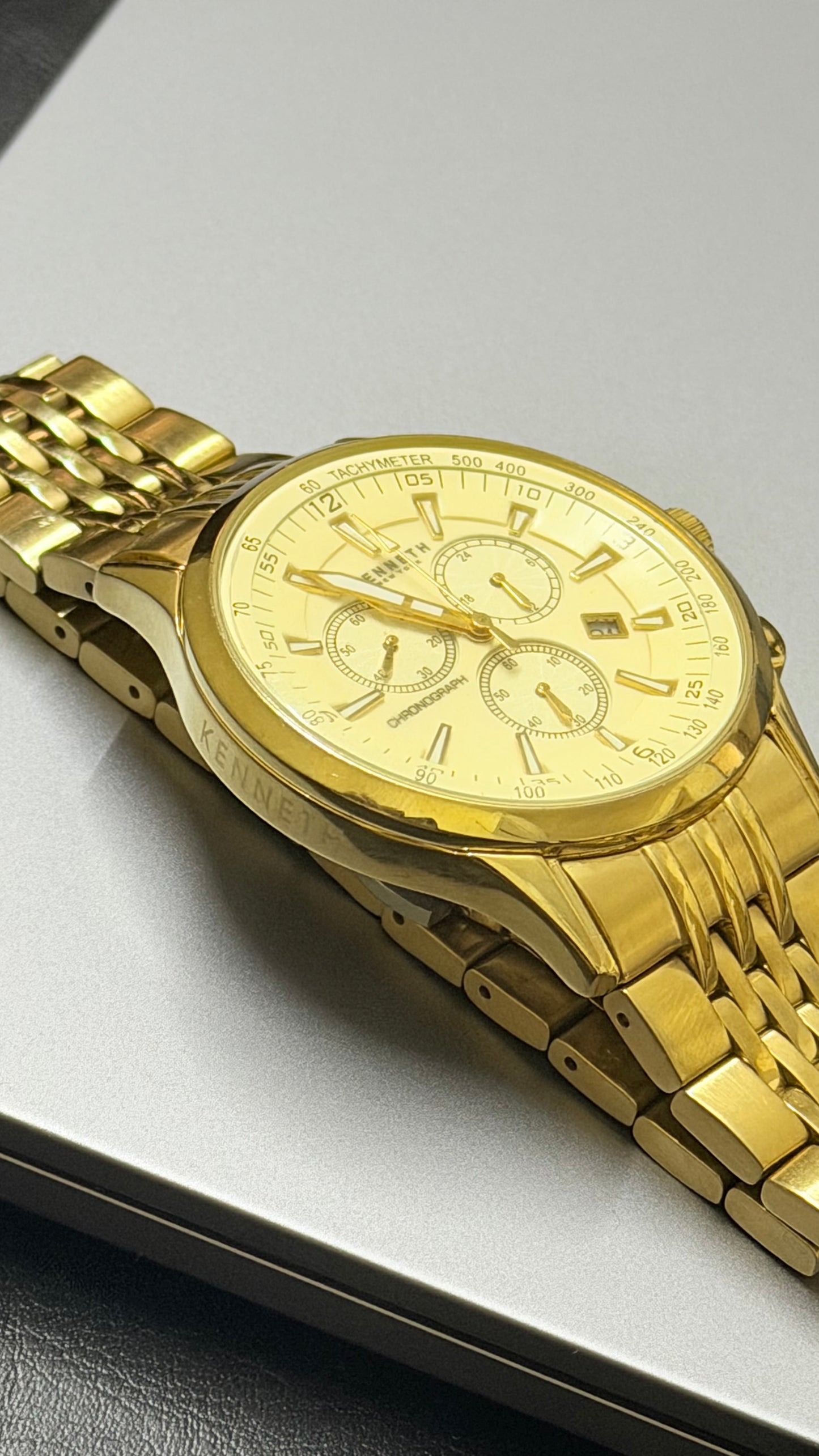 Pre Owned Kenneth Cole Watch