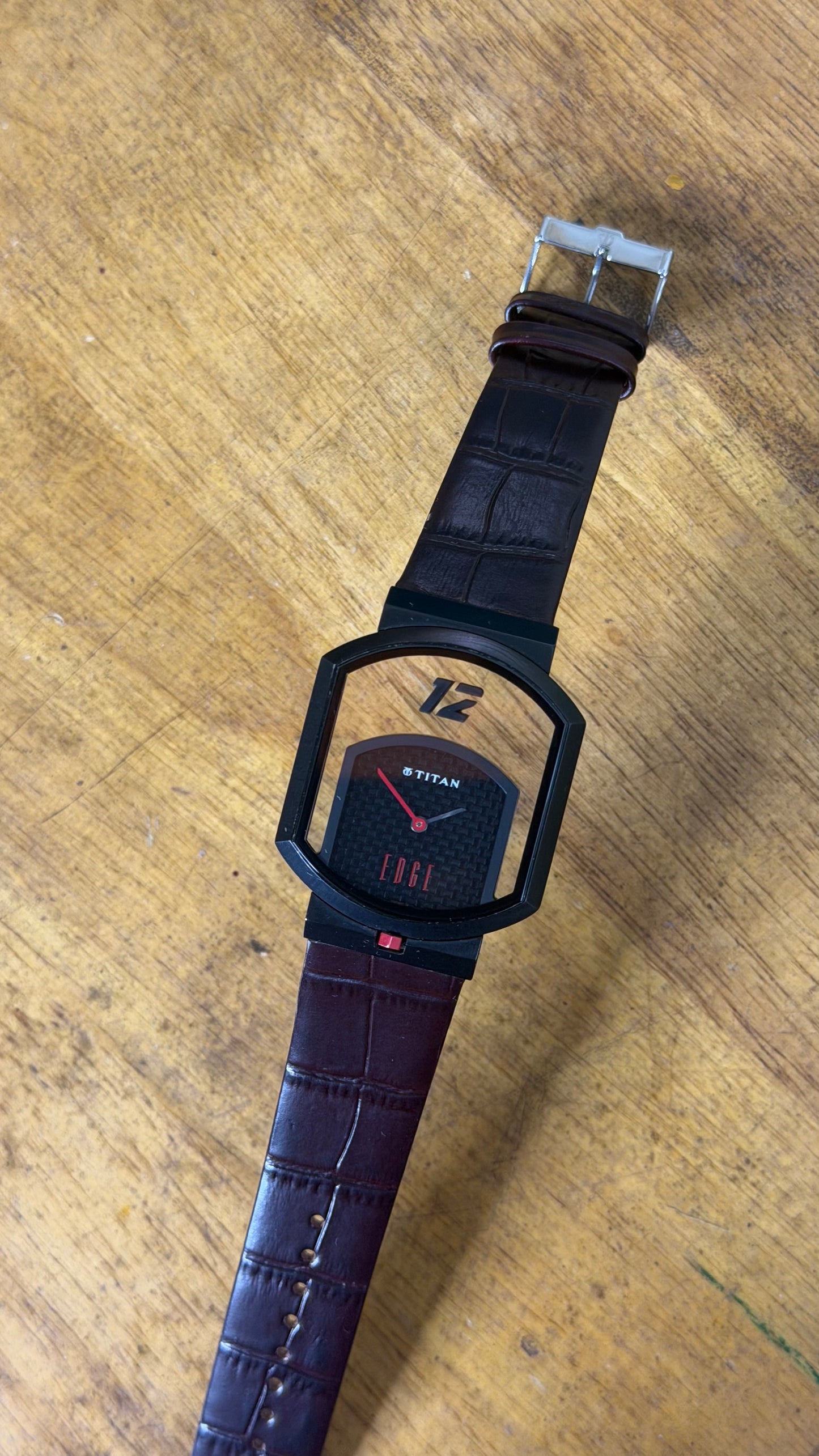 Pre Owned Titan Edge  - Slim Sapphire Crystal Edge