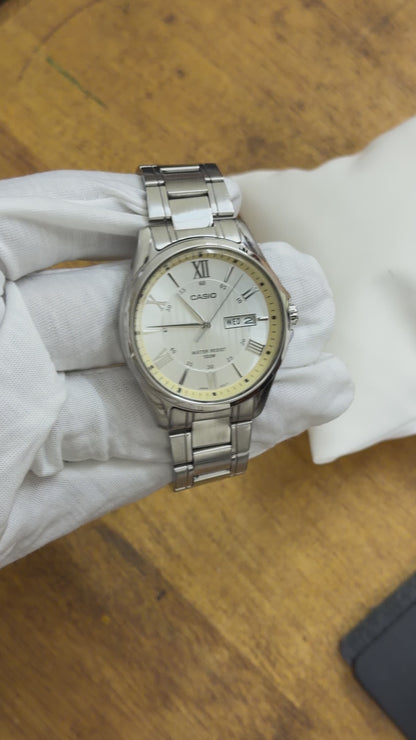 Pre Owned Casio Quartz Watch